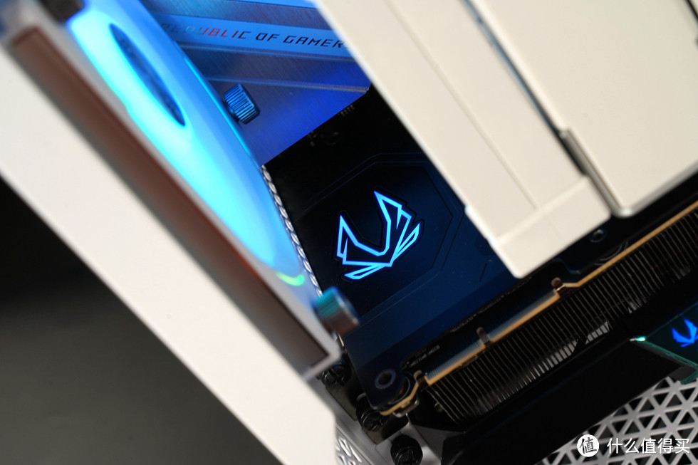 Fractal Design— PopAir机箱+ROG Z690 DDR4吹雪装机体验