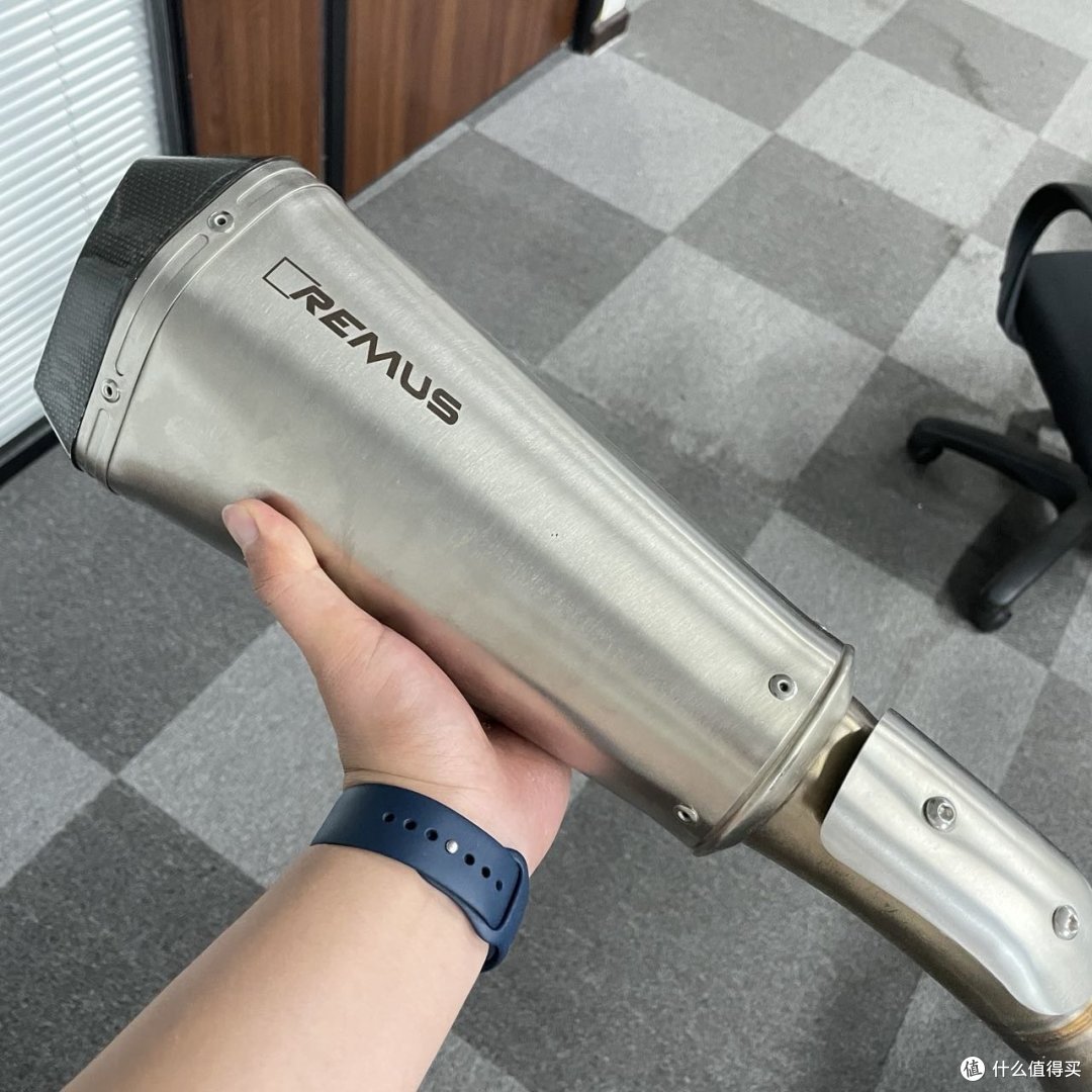 噢!伙计!看着又大又粗的东西