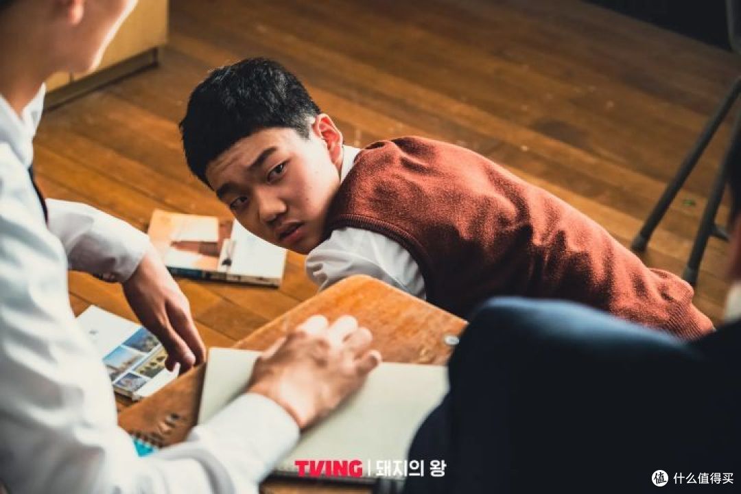 豆瓣8.8,19禁暗黑校园爆款韩剧,看得人头皮发麻!