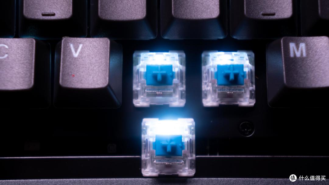 硬核桌面孤勇者，雷柏 V700-8A很推荐！