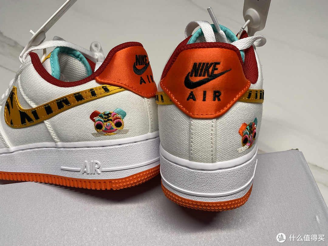 帆布鞋面老虎头刺绣，Nike Air Force 1