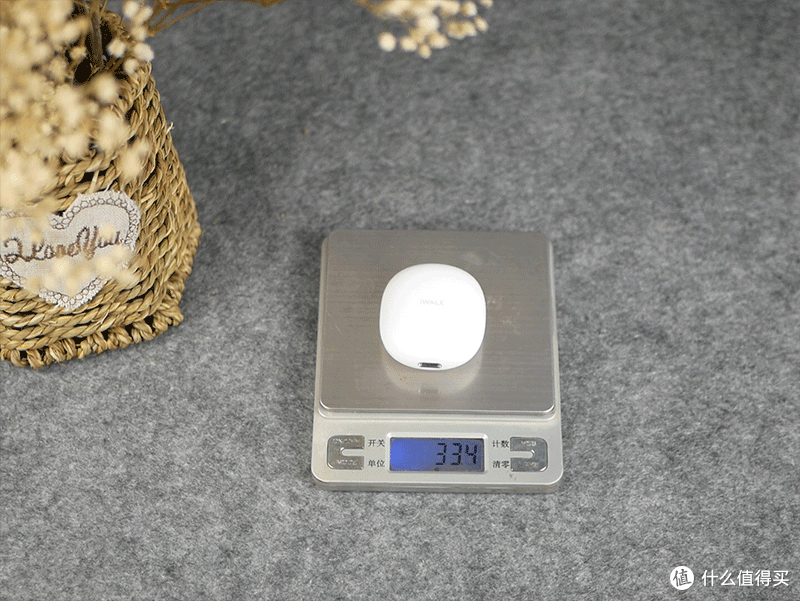 小而全,好用的功能统统给你:iWALK糖果真无线耳机