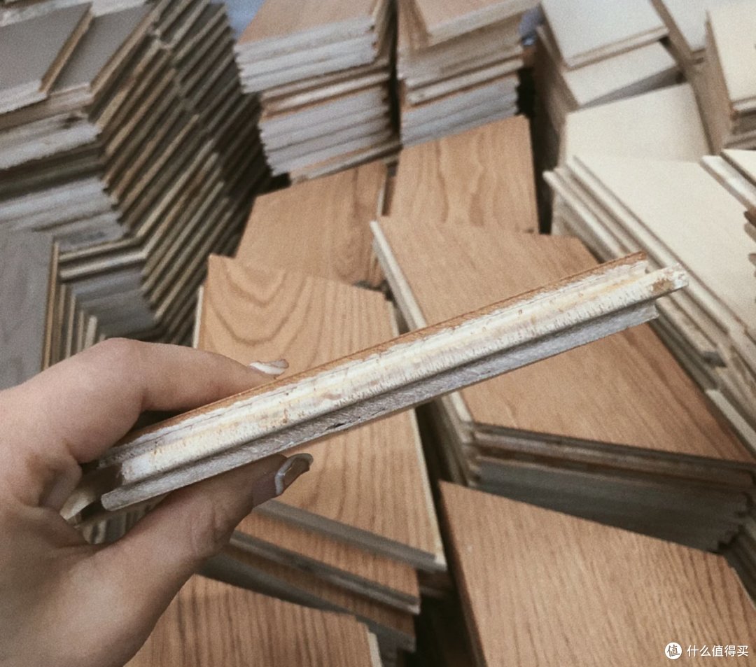 网上红透的“鱼骨拼地板”,现实中为何铺的家庭很少?原因在这