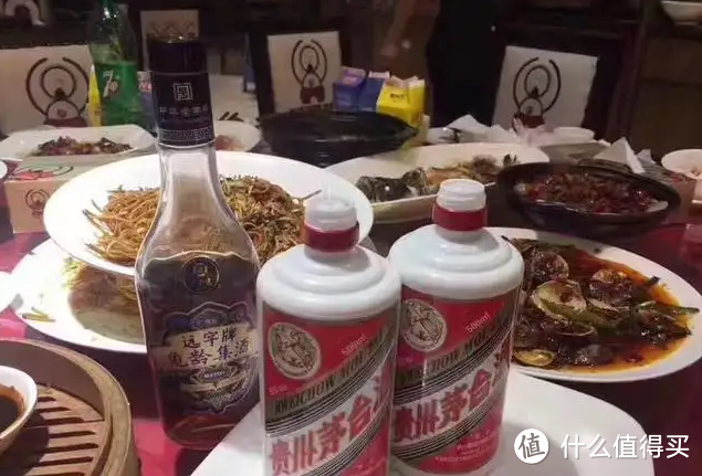 “茅台多个镇，买时需谨慎！”一句玩笑话，千万家酒厂躺着中枪！