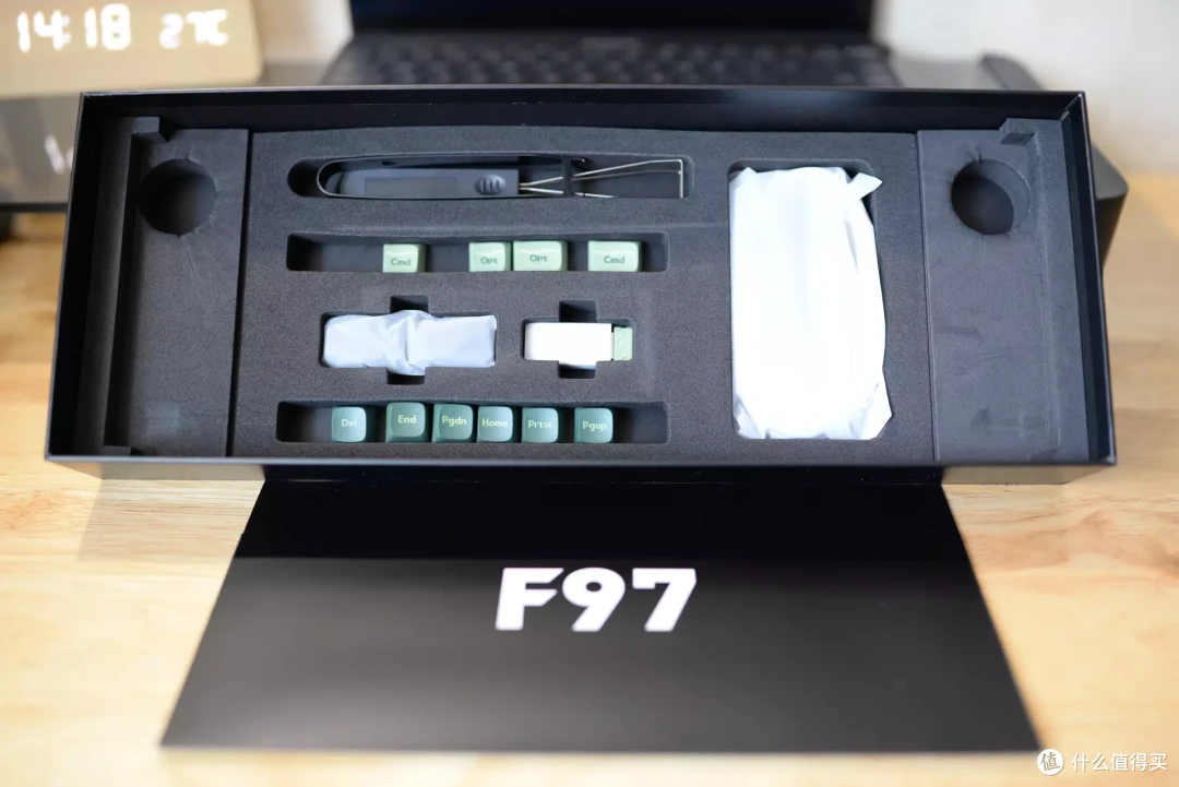 高颜值+好手感=码字利器——IQUNIX F97露营无线三模机械键盘