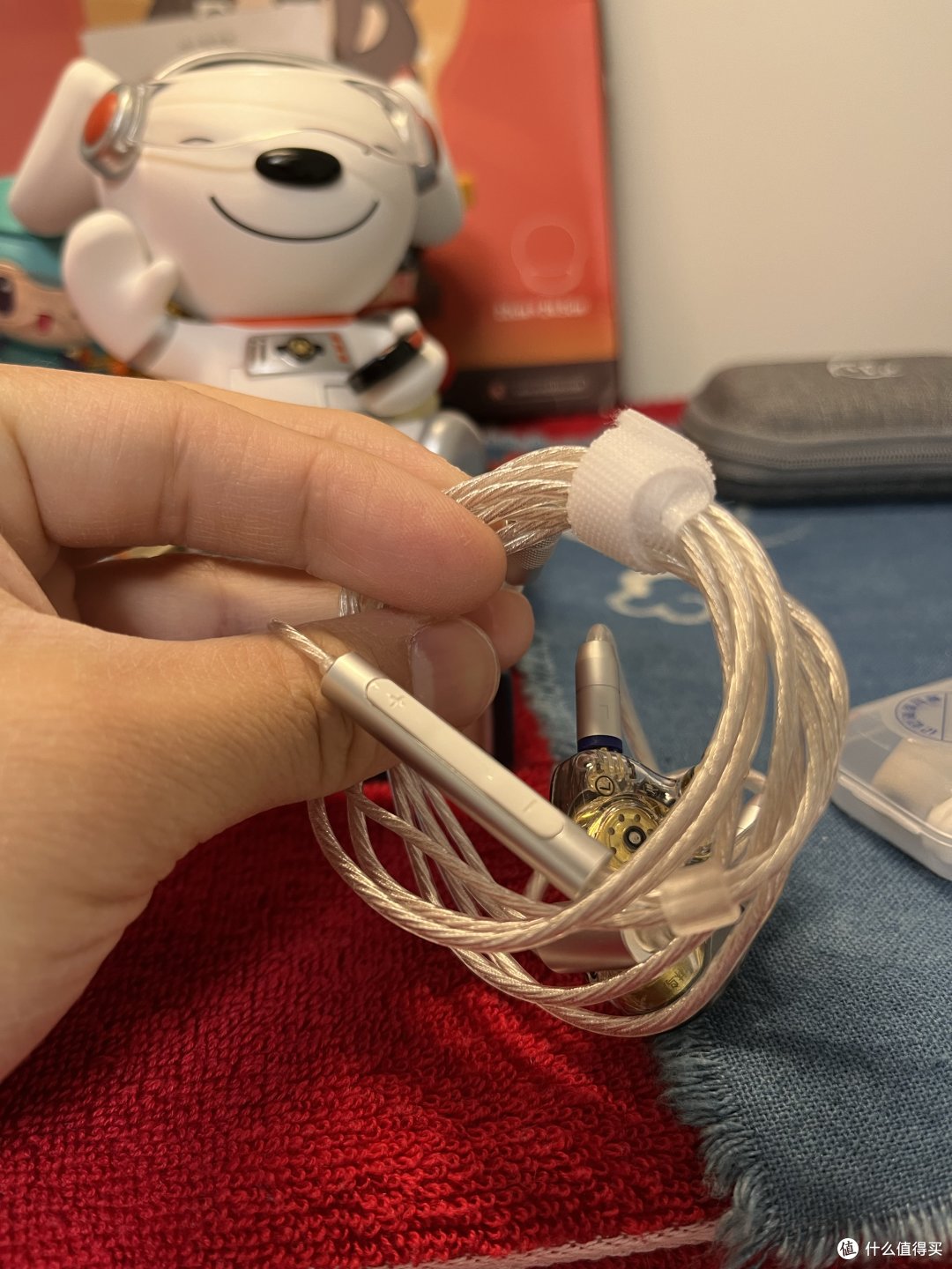 竹林莺歌鸟雀鸣，惊鸿一面比翼行