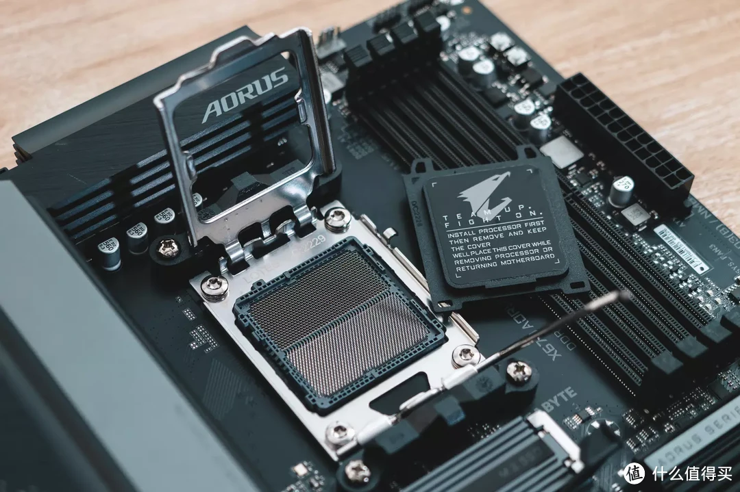 Ryzen锐龙7000新座驾：AORUS X670 ELITE AX主板