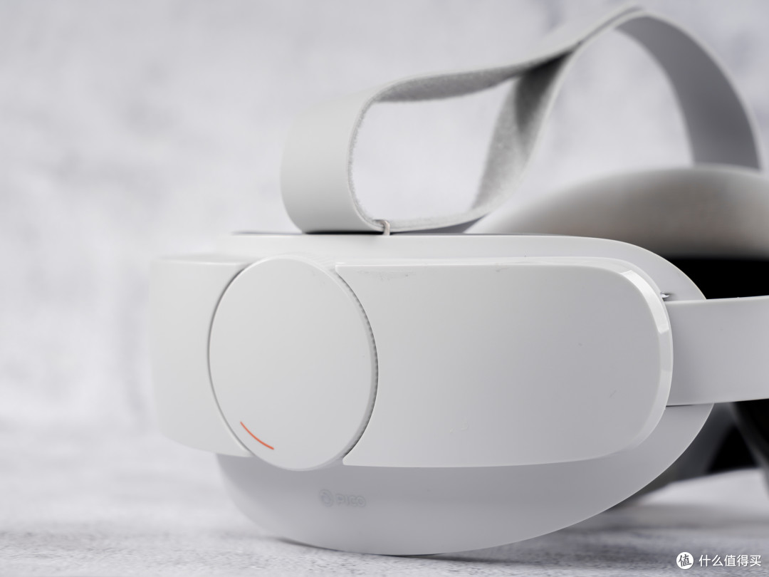 更轻、更强、更舒适——全新PICO 4 VR 一体机体验