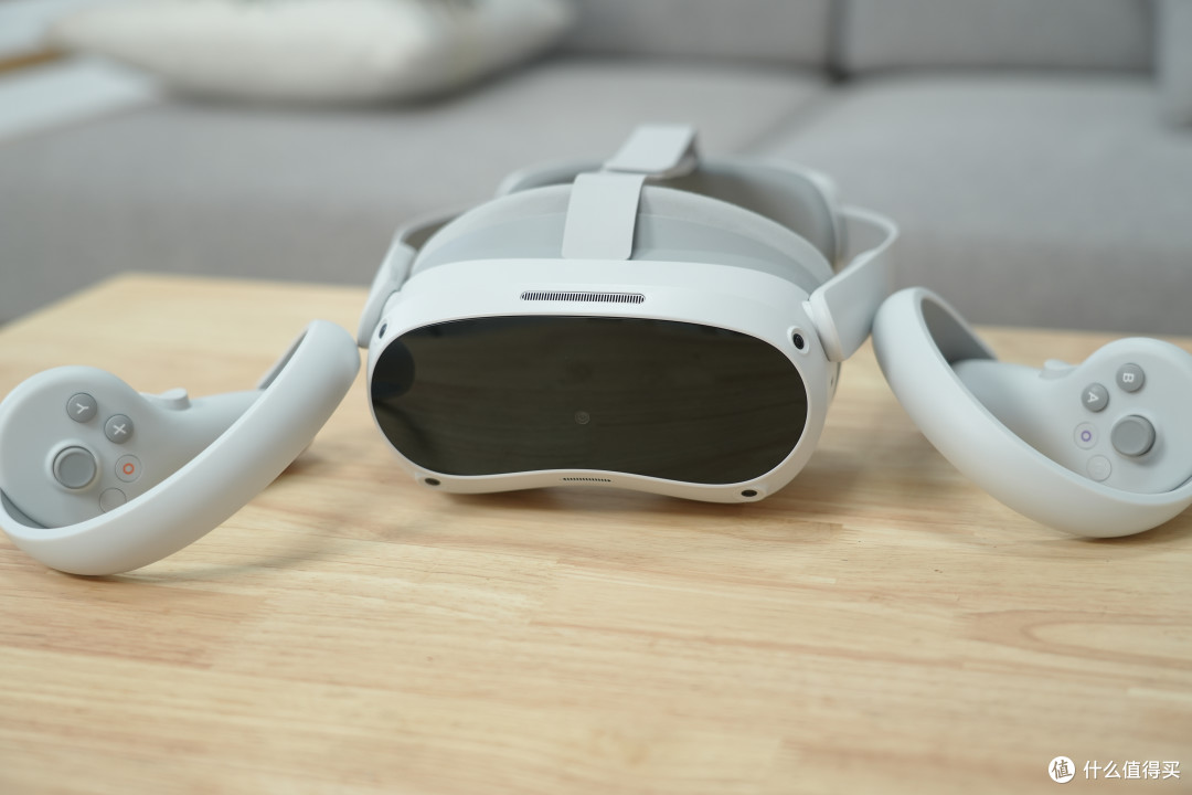 更轻、更强、更舒适——全新PICO 4 VR 一体机体验