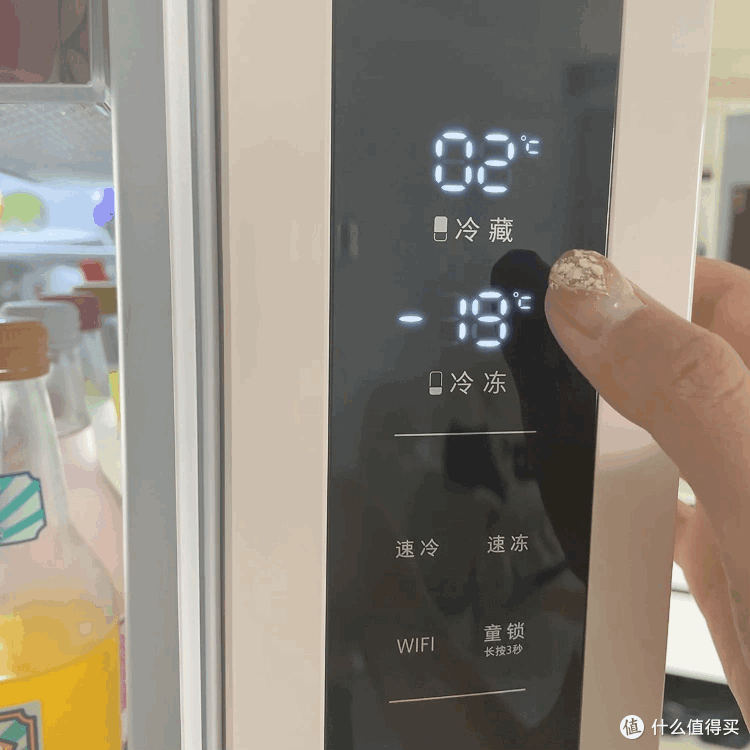 终于将梦中情箱搬入新家,来看看小吉复古十字双开门冰箱的出色之处吧~