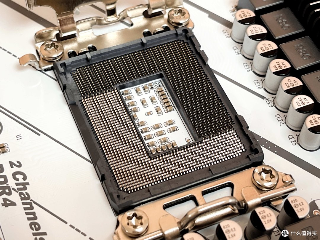 装机遇到两拨人配件都不齐,利用现有配件趁国庆到来前装机练手吧:Intel Pentium G7400无光污染装机秀
