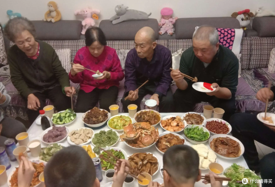 一喝酒就断片,这并不是什么小事,说明你已经上年纪了