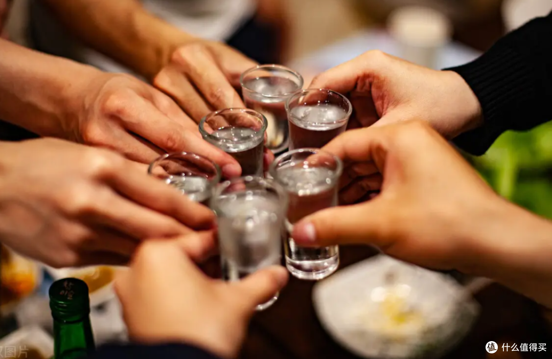 江苏大爷喝酒30年,悟出白酒“3大谣言”,酒友:早知道就好了