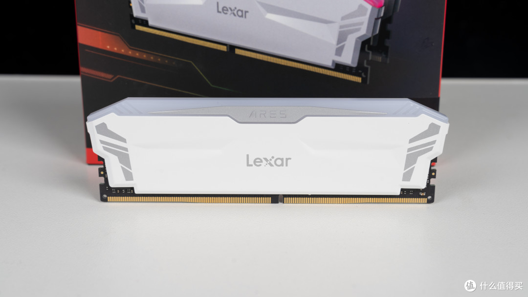 雷克沙战神之刃ARES RGB DDR4 4000内存实测，高颜值且潜力不错