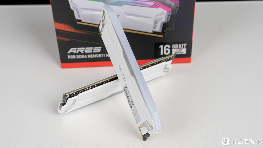 雷克沙战神之刃ARES RGB DDR4 4000内存实测，高颜值且潜力不错