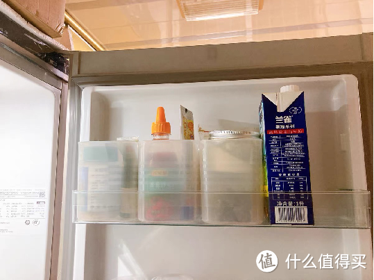 解决冰箱抽屉收纳的痛点，大开口设计，方便直接拿取。可以放条形的瓜果、蔬菜