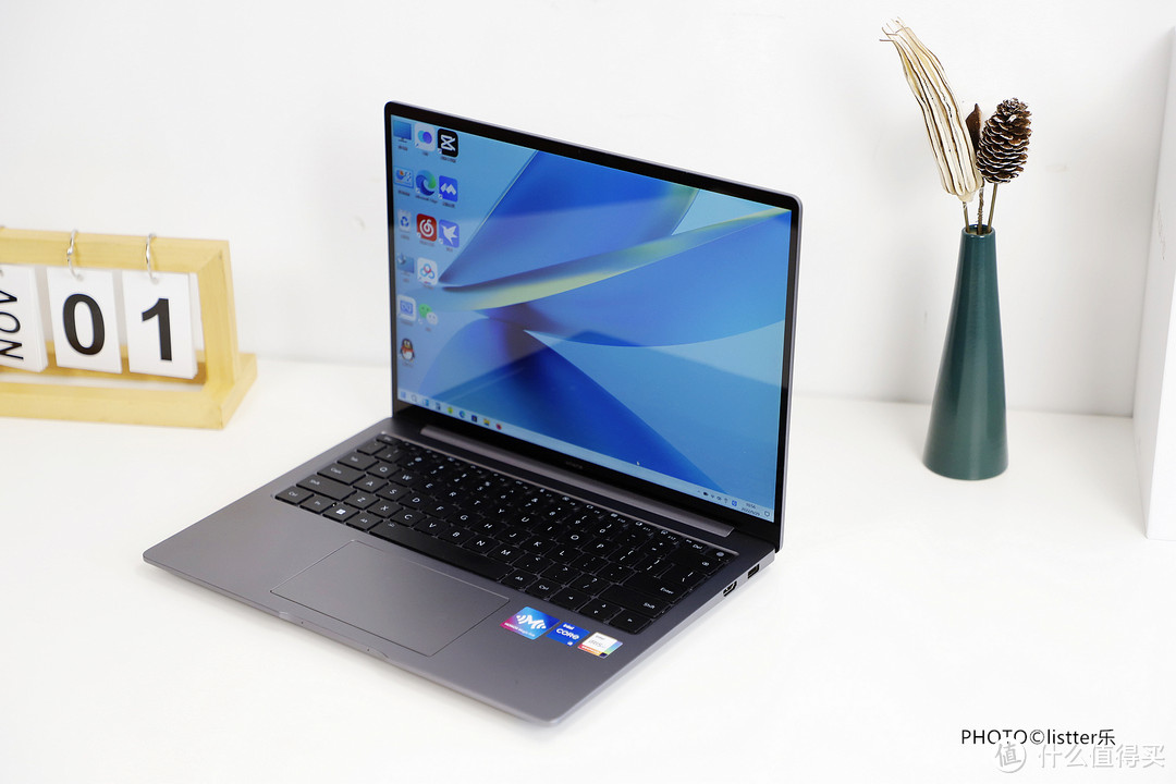 荣耀magicbook 14 2022图赏:12代酷睿高性能,超轻长续航都有了