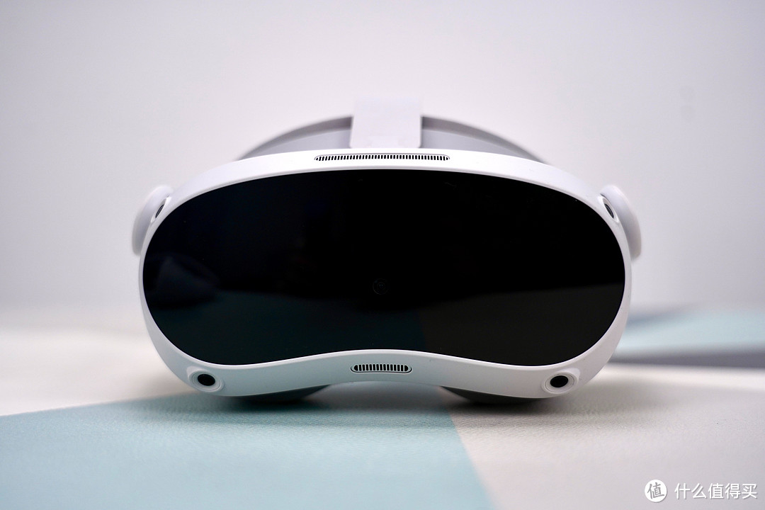小了！轻了！分辨率高了！PICO 4 VR 一体机开箱测试