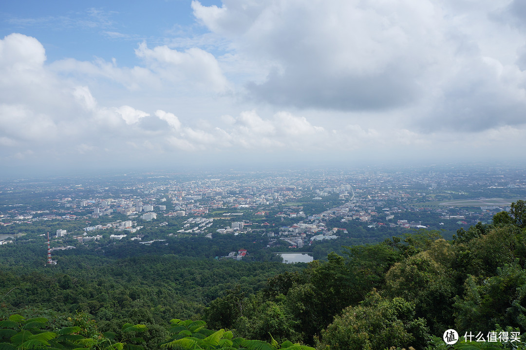 观景台可以俯视全清迈市