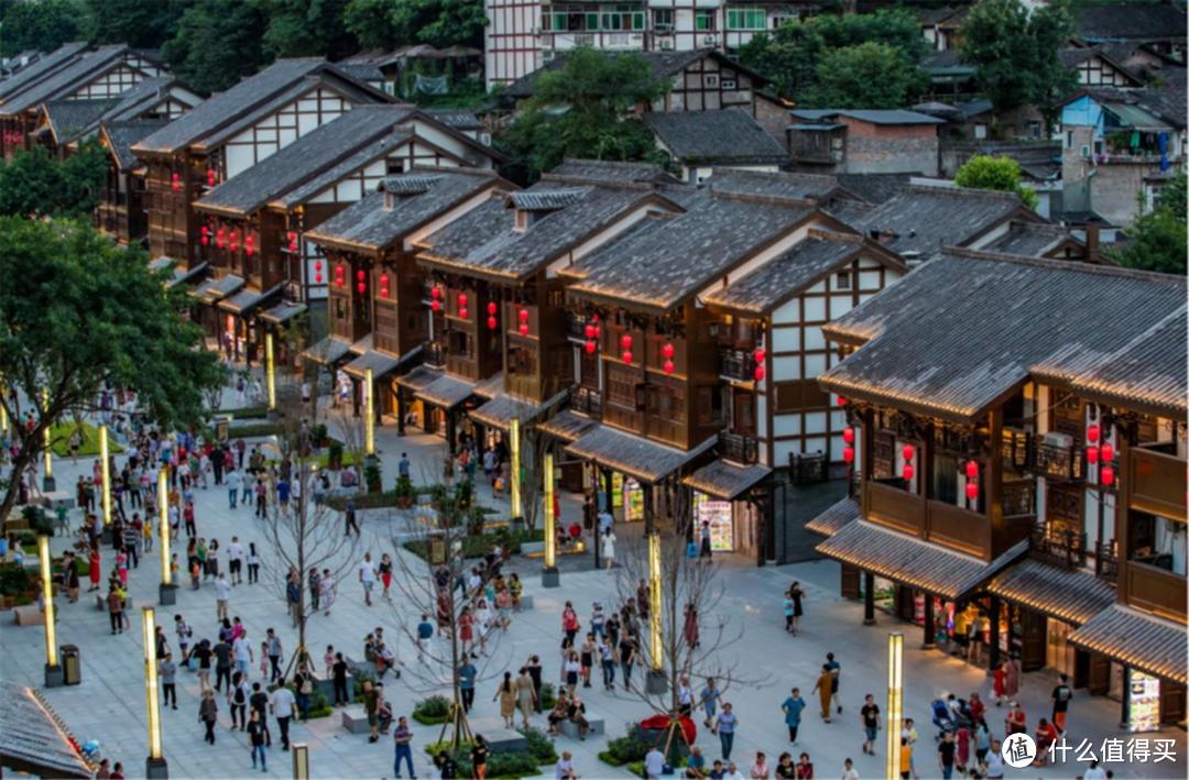 重庆国庆旅游攻略：20多家商场推出优惠，部分景区免费游玩