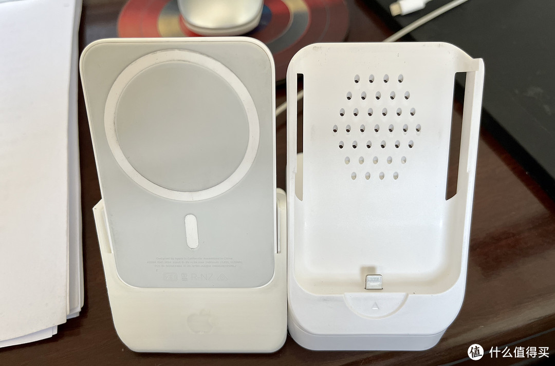 『果粉秘籍』分享一种苹果无线充电底座+便携充电宝二合一解决方案
