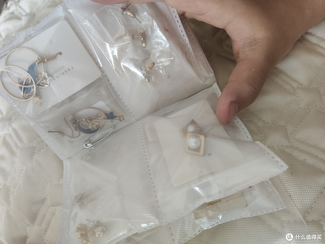 相册可当饰品收纳，省钱小妙招。
