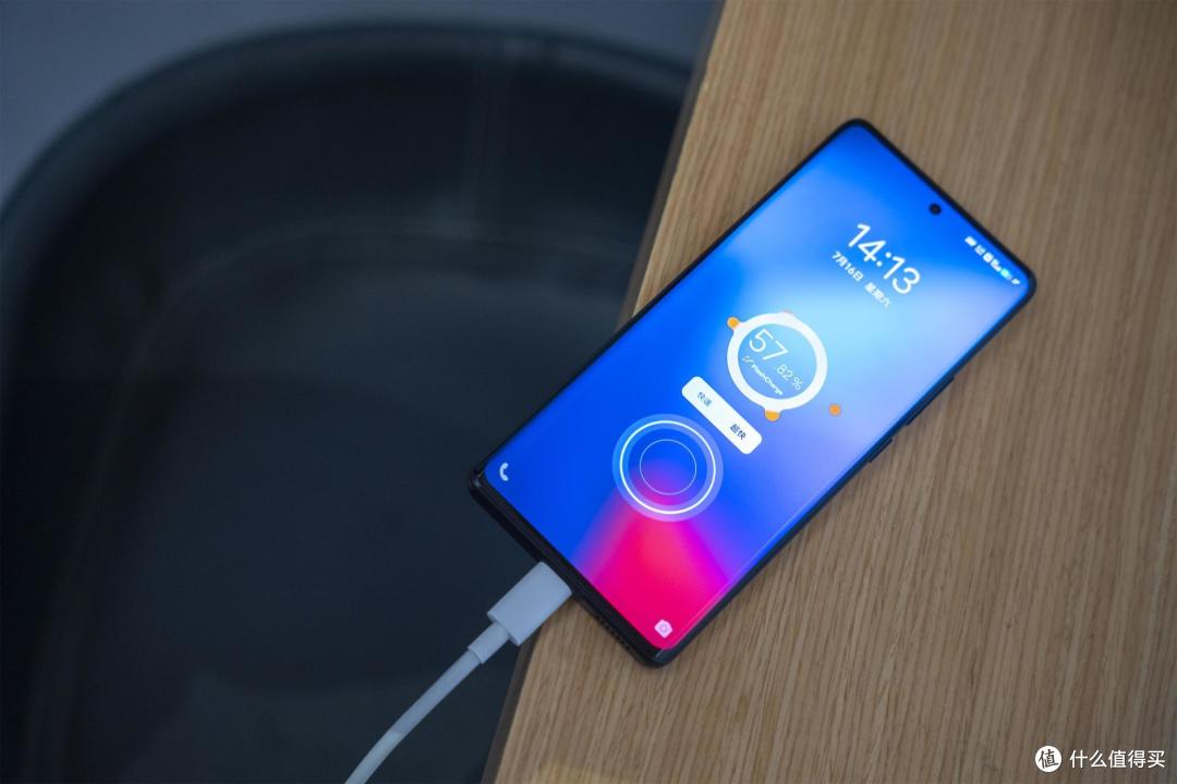200W超快闪充的iQOO 10 Pro体验,5分钟充61%的电量,10分钟充满