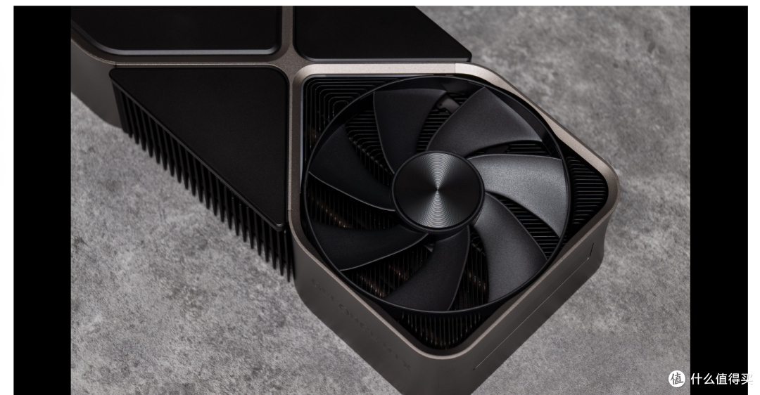 NVIDIA GeForce RTX 4090 Founders Edition 公版开箱抢先看