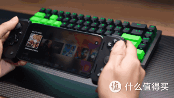 新iPhone的硬核游戏装备，雷蛇骑仕V2游戏手柄iOS版+战锤狂鲨真无线二代