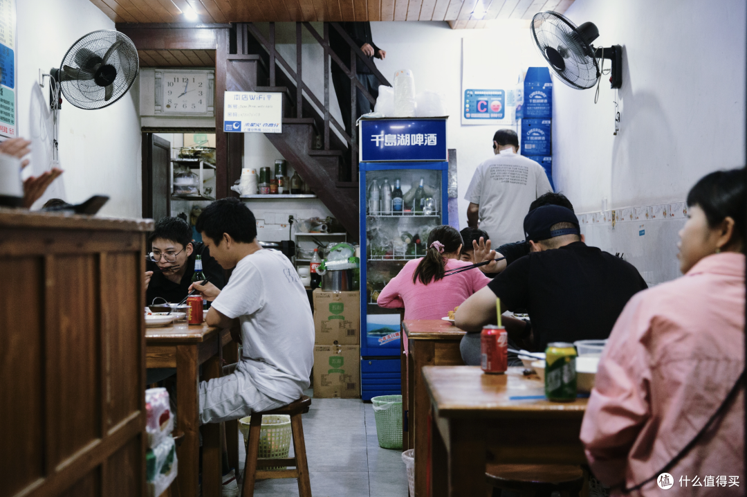 不去营销店排队,这家杭州小馆子才是假期之光