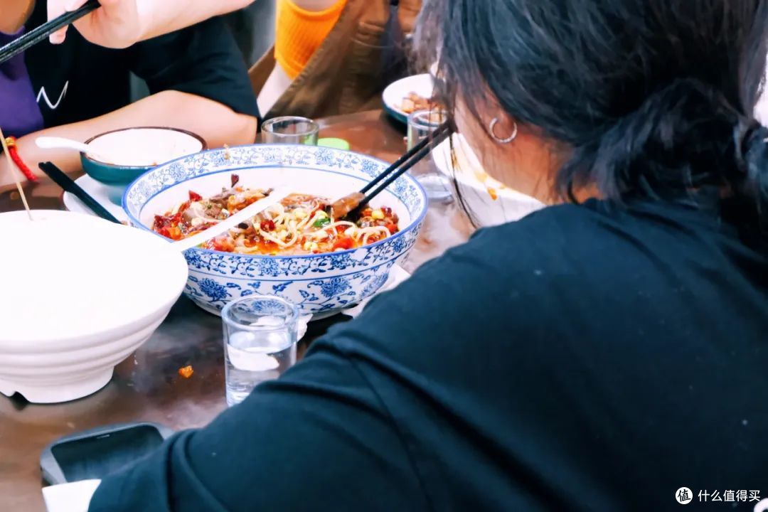 不去营销店排队,这家杭州小馆子才是假期之光