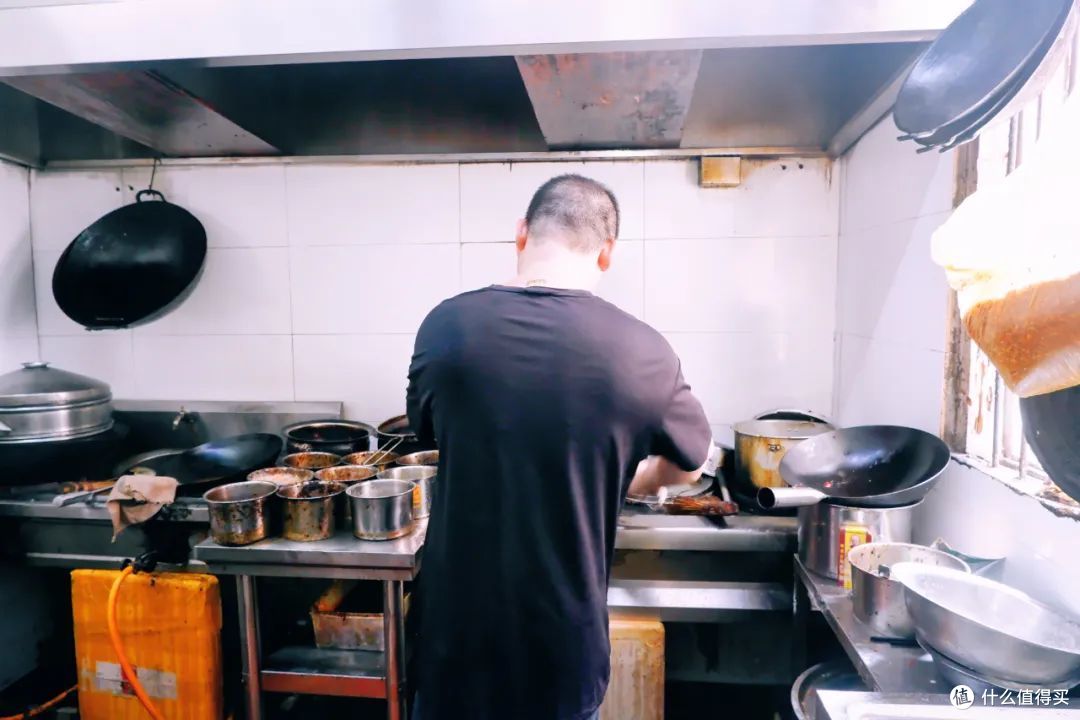 不去营销店排队,这家杭州小馆子才是假期之光