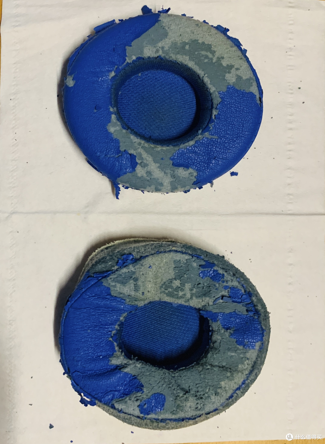 换下来的掉皮耳罩