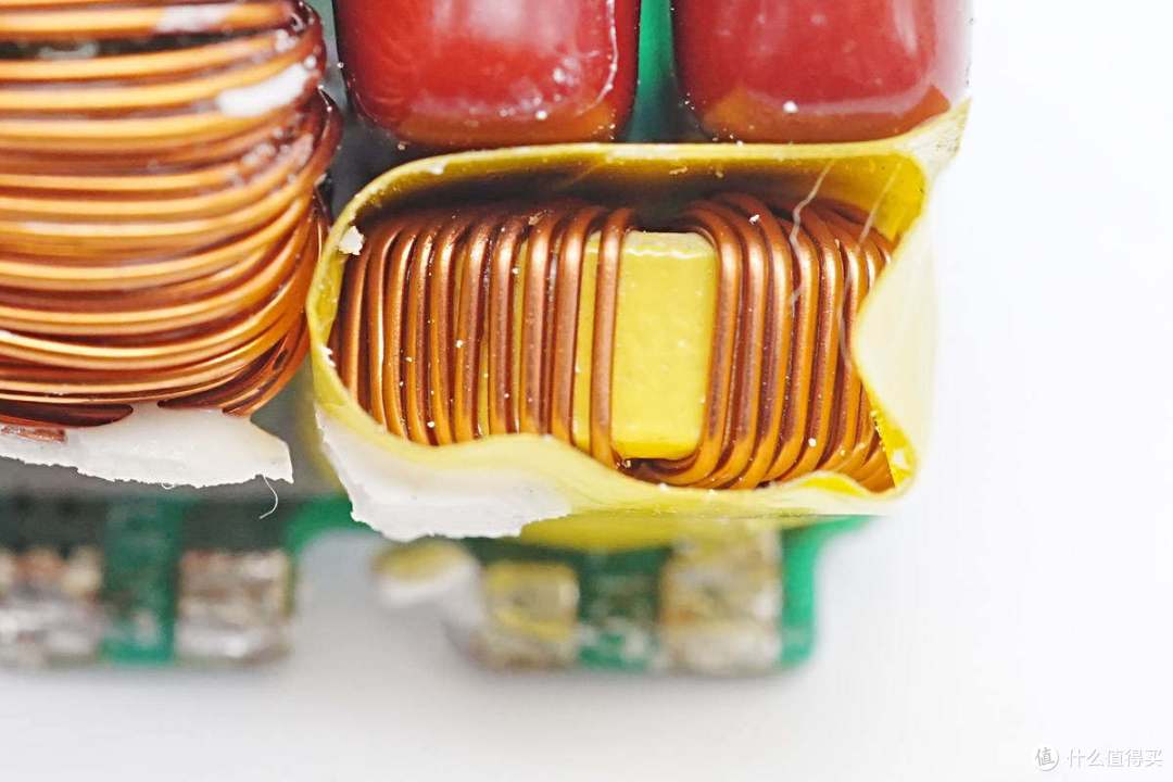 拆解报告:笔记本100W双USB-C快充充电器