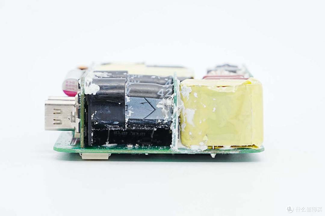 拆解报告:笔记本100W双USB-C快充充电器