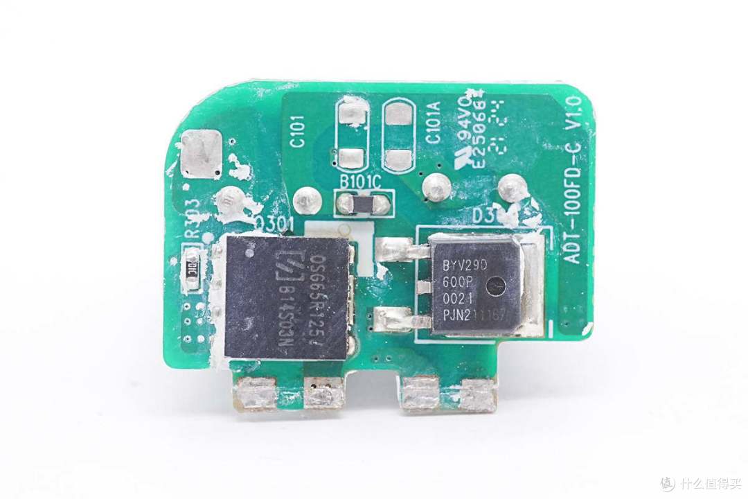 拆解报告:笔记本100W双USB-C快充充电器