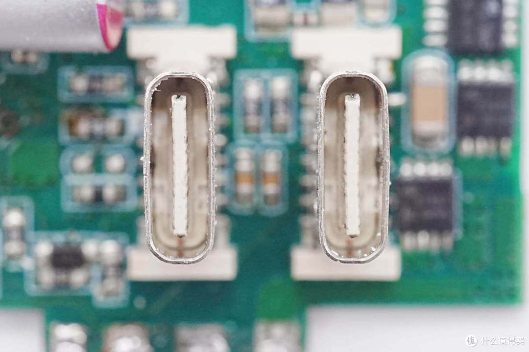 拆解报告:笔记本100W双USB-C快充充电器