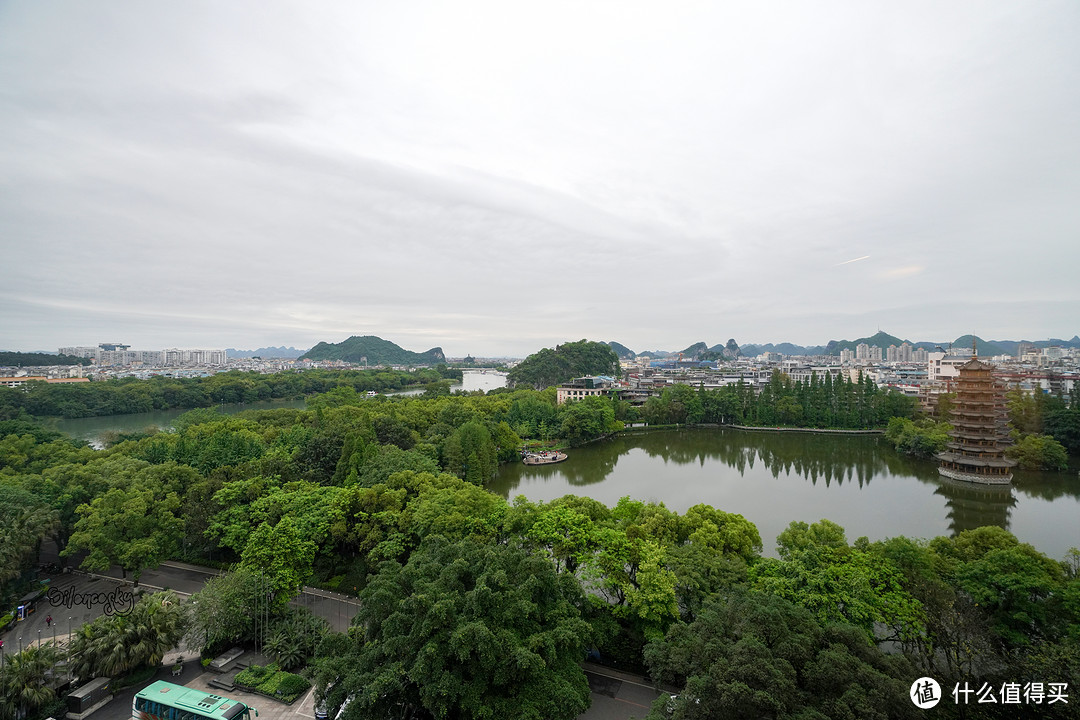 与日月双塔同框的地标景观酒店 ~ 桂林漓江大瀑布饭店 入住体验