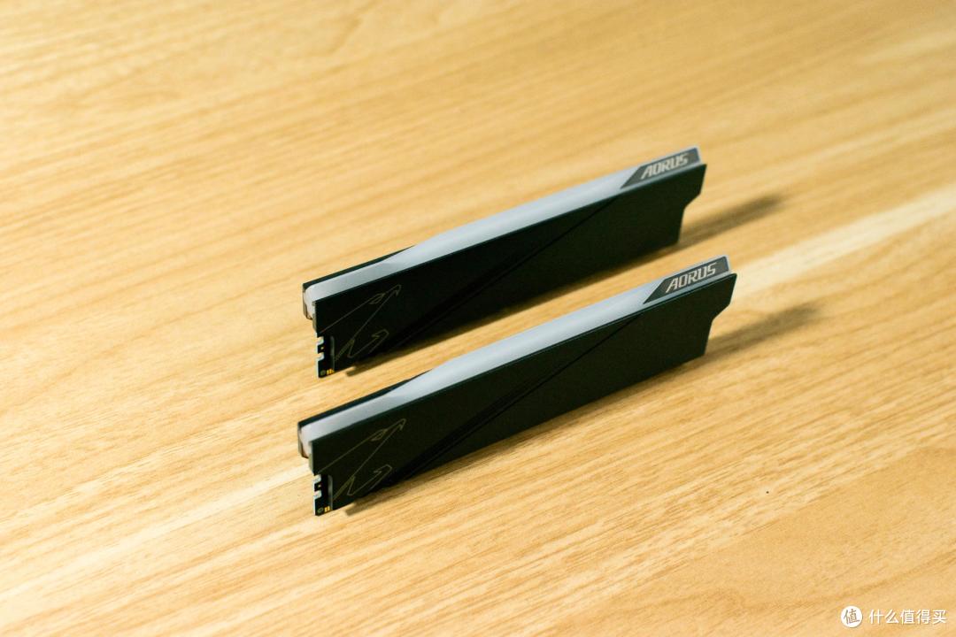 新一代CPU来了，扔掉DDR4入手DDR5 ，技嘉AORUS 6000MHz 内存实测