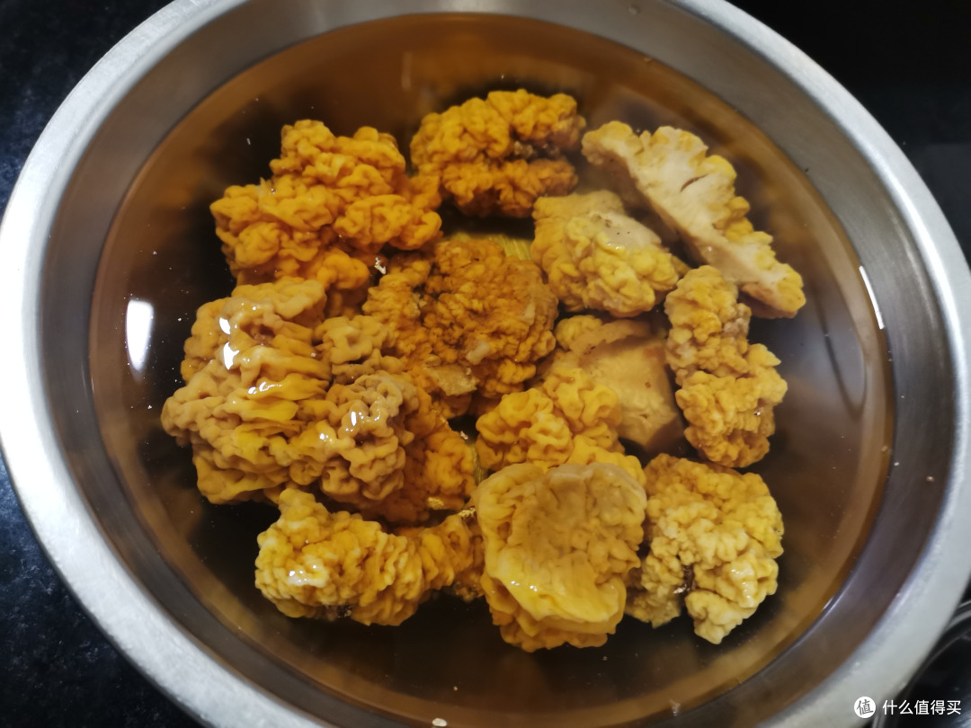 这个是泡发一个晚上后的照片，大家觉得有点像kfc的炸鸡米花吗？