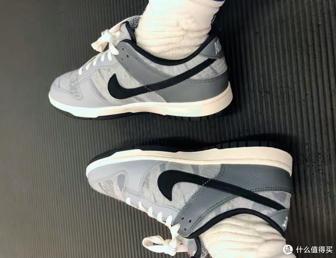 swoosh超多，Nike Dunk Low