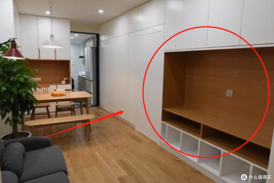 66㎡两室两厅小蜗居,厕所紧挨着厨房,没想到完工后效果这么棒