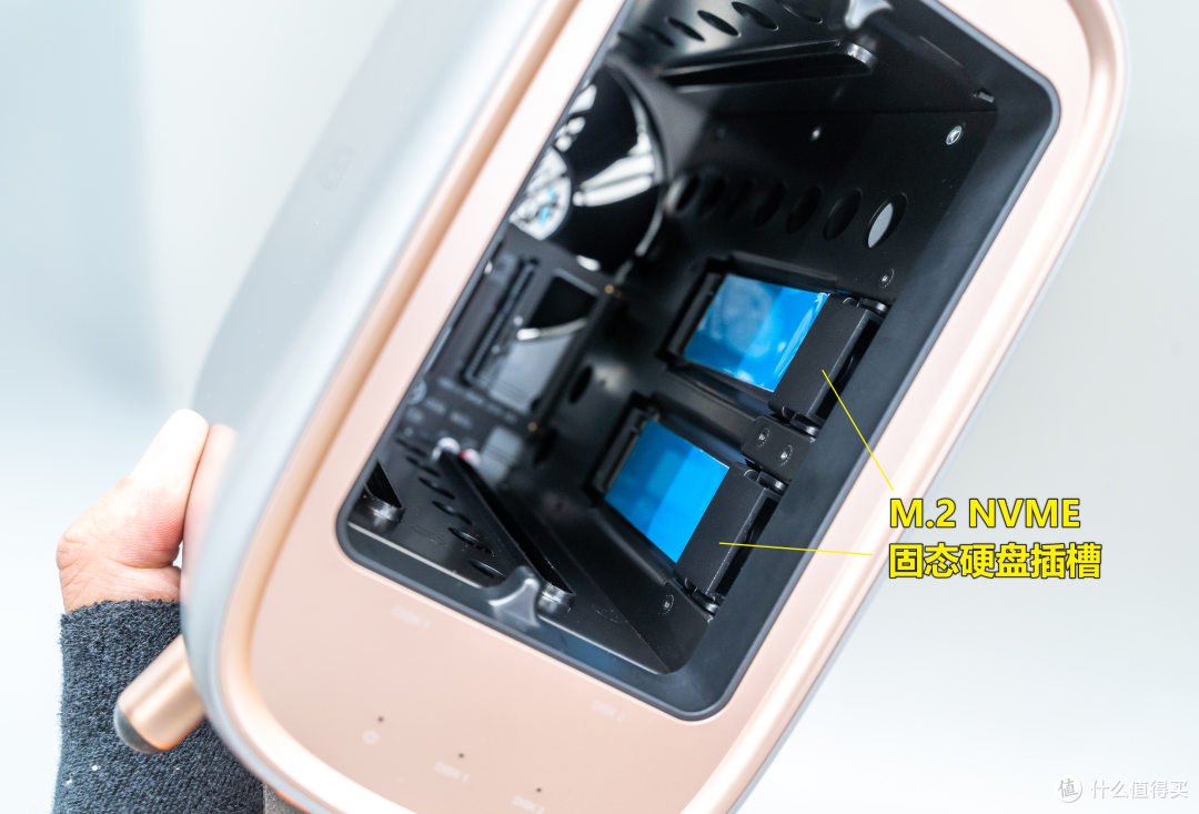 颜值超高、性能超强,适合家用的NAS:绿联DH2600 双盘位 NAS 开箱测评!
