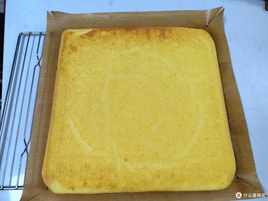没想到南瓜也能做蛋糕！不用牛奶更香软，好吃到停不下来