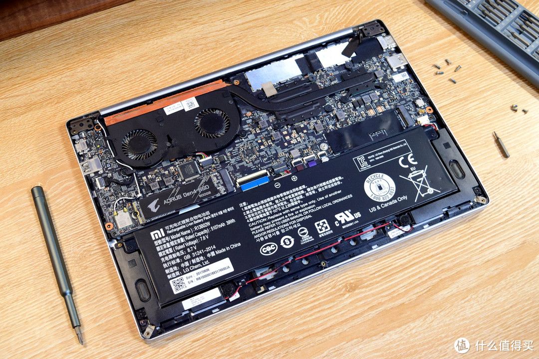 新笔记本电脑太贵？更换技嘉AORUS Gen4黑雕SSD硬盘，还能再战三年