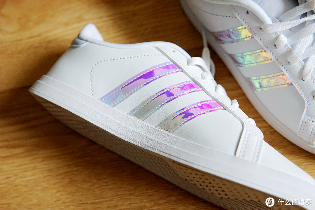 给小白鞋一抹亮色~阿迪达斯 ADIDAS NEO 女子 运动休闲系列 HOOPS 3.0 休闲鞋