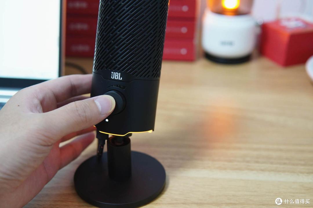 你与主播的距离就差一只专业的麦克风!JBL Quantum Stream上手体验
