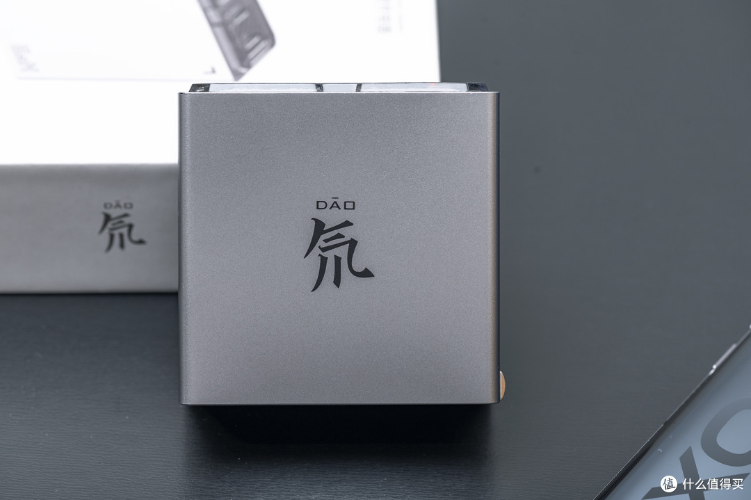 充电头中的刀锋战士，入手氘锋100W四口快充