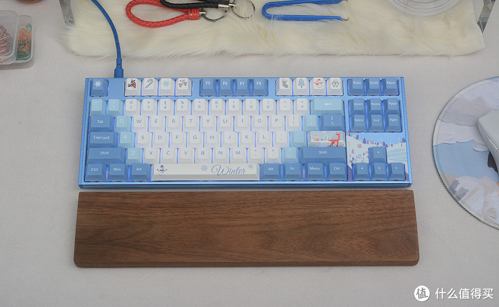 最适合秋冬季节桌面的机械键盘，睿匠R87冬季