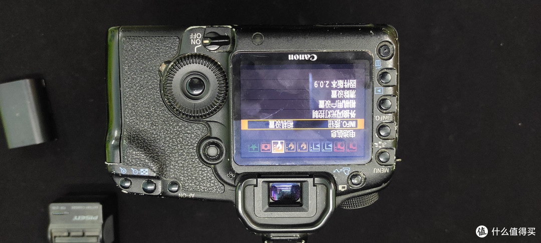一台有故障的佳能单反相机EOS 5D Mart ‖动手维修记